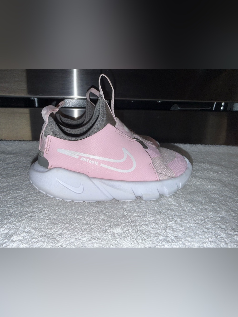 Nike Kids Pink & Gray Slip-On Flex Runner 2 Size 9C Athletic Sneakers